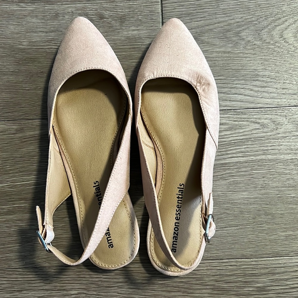 Amazon Essentials Flats